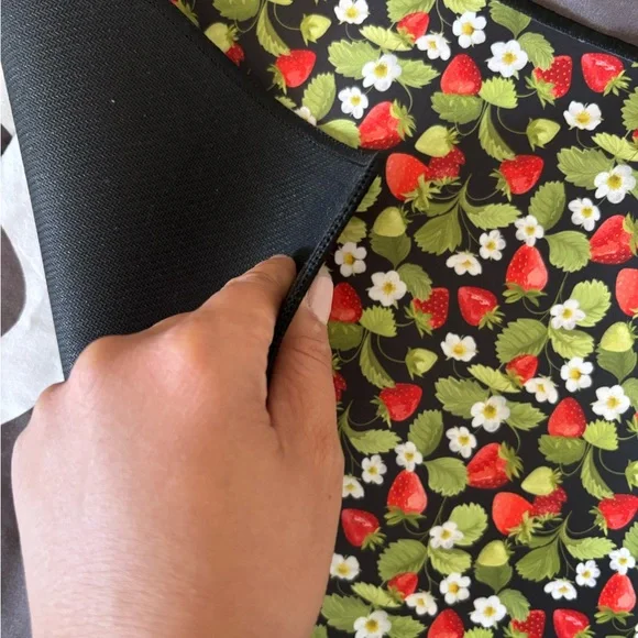Cute Strawberry Print Neoprene 12x18 Desk Mat NWOT - Picture 5 of 5